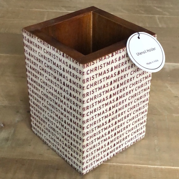 🎄🎅🏻 Merry Christmas Wooden Utensil Holder Made in India 🎅🏻🎄NWT 7”x5” - Picture 1 of 4